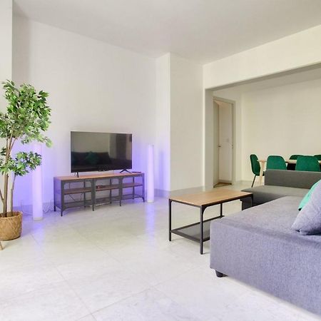 2 Bedrooms Tour Eiffel Rapp Paris Exteriör bild