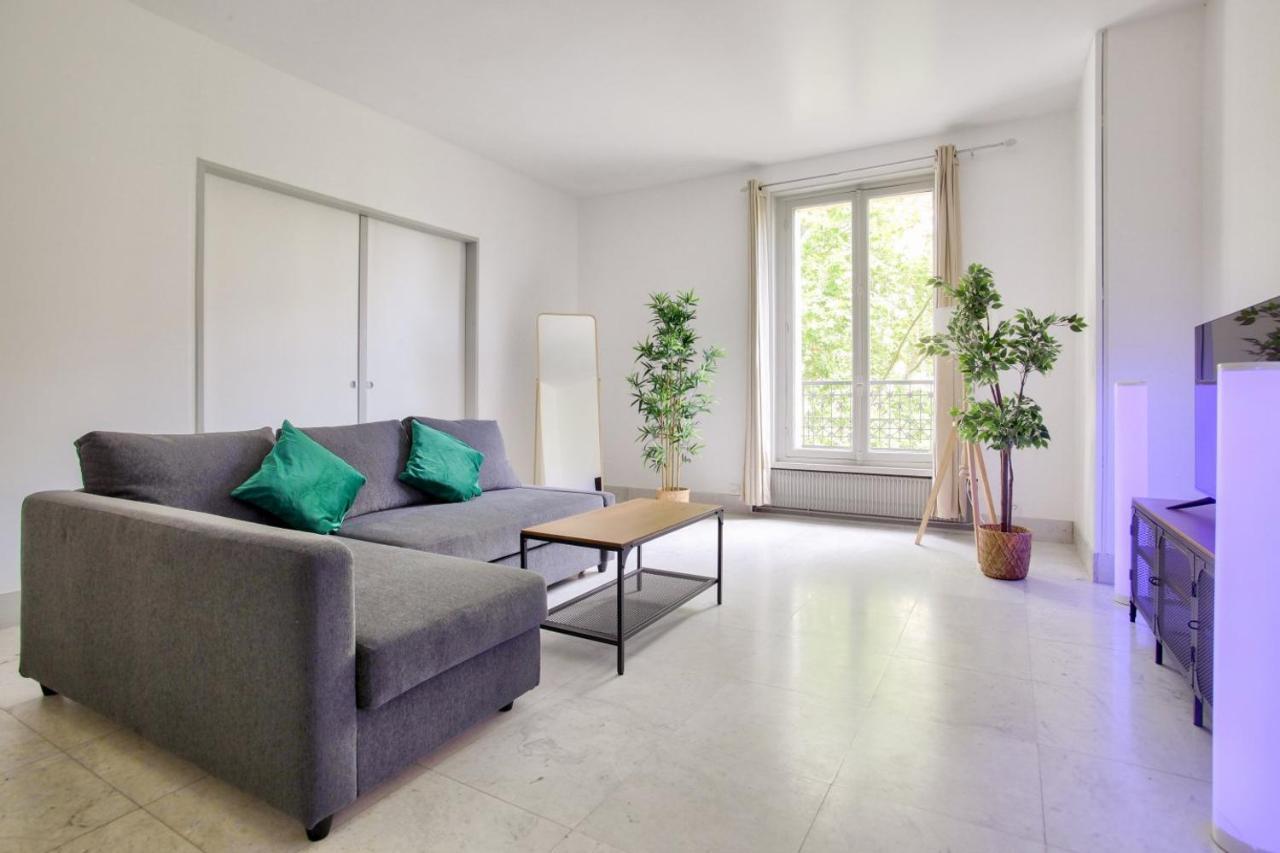 2 Bedrooms Tour Eiffel Rapp Paris Exteriör bild