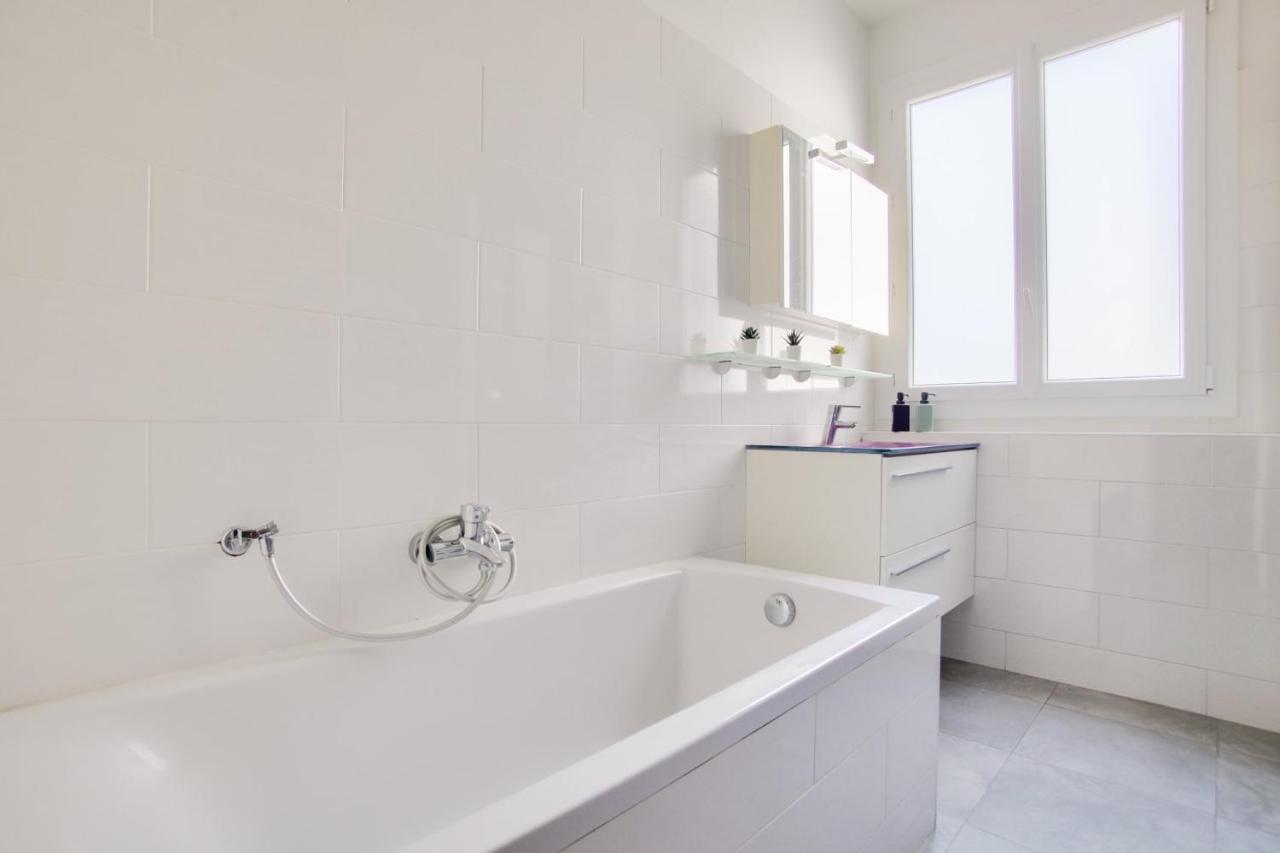 2 Bedrooms Tour Eiffel Rapp Paris Exteriör bild